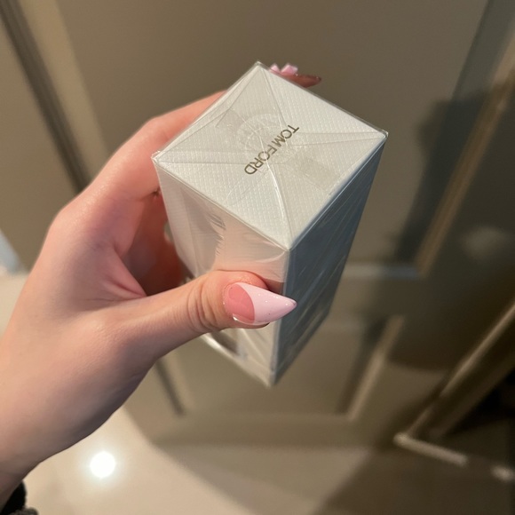 Tom Ford White Suede 1.7oz never opened - Picture 4 of 4